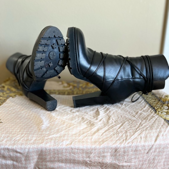 Heels - Picture 2 of 2